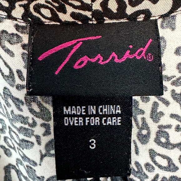 Torrid Leopard Print Drapey Open Front Cardigan Top Size 3 - Picture 4 of 7